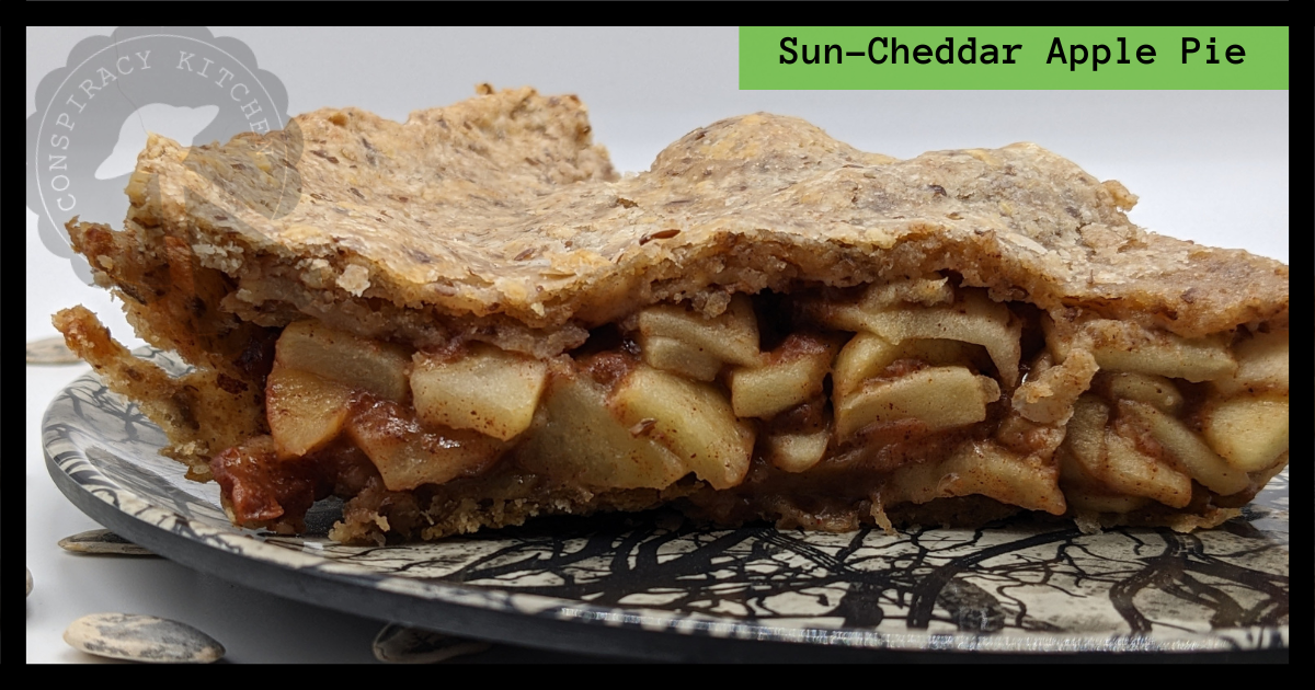 Side detail of the sun cheddar apple pie